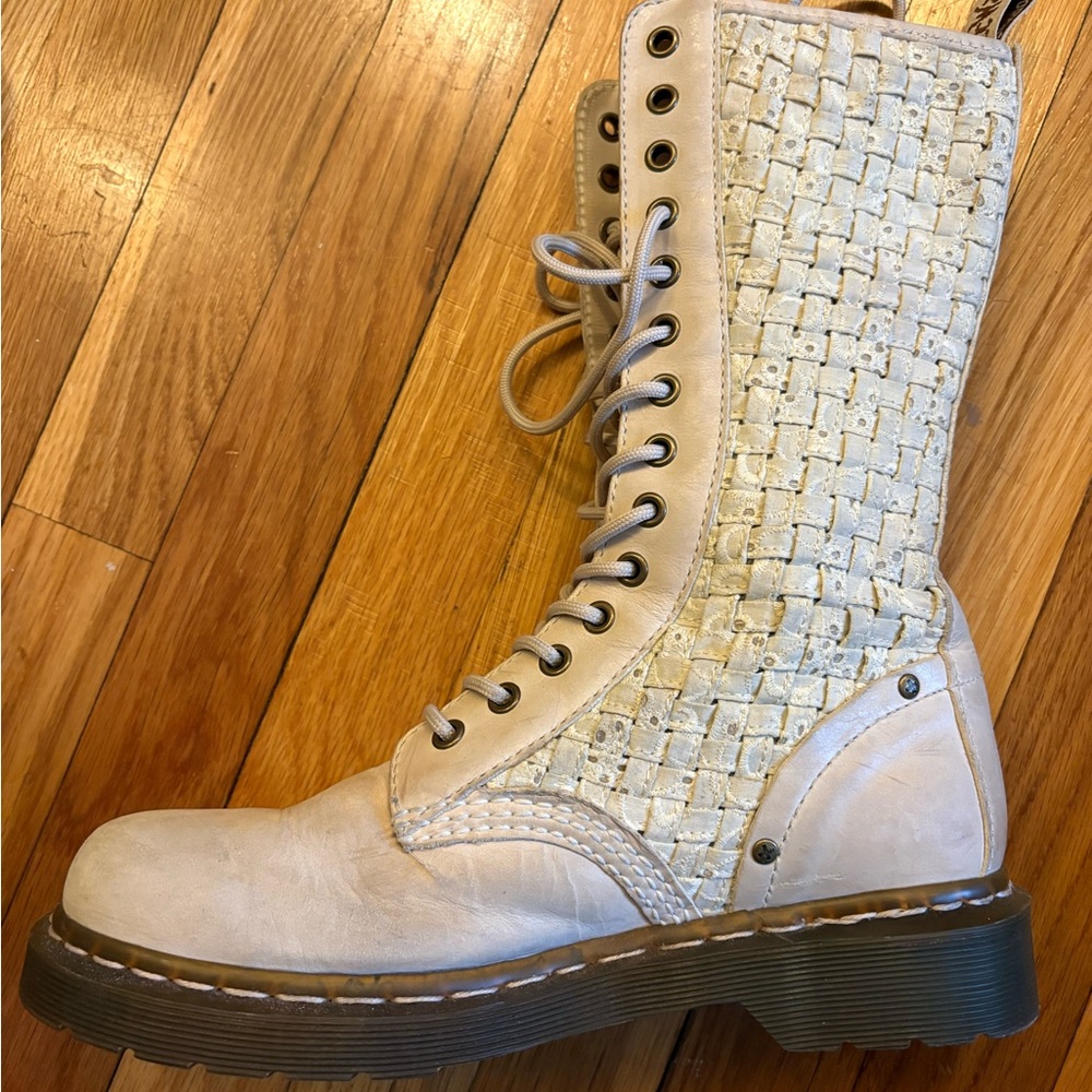 Dr. Martens Women's Mala Lace Up Cream 1914 boots Size 9 - Picture 5 of 9